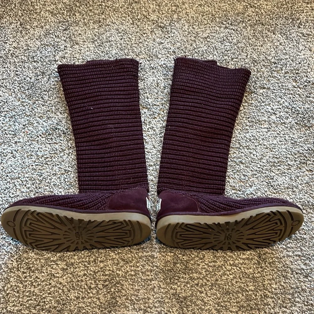 UGG classic cardy sweater button knit boots